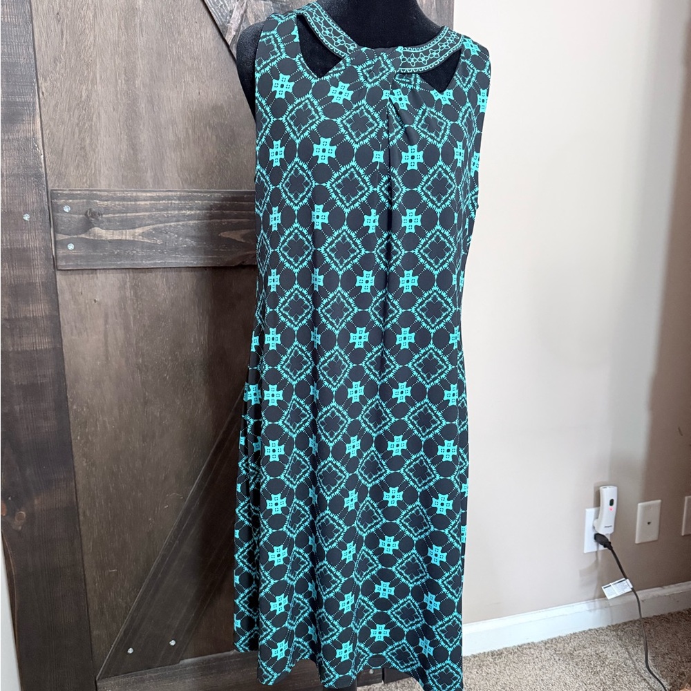 Elegant Teal and Black Geometric Midi Dress